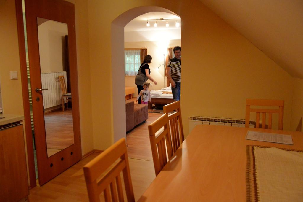 Turisticna Kmetija Cebelji Gradic Apartment Rogašovci Exterior foto