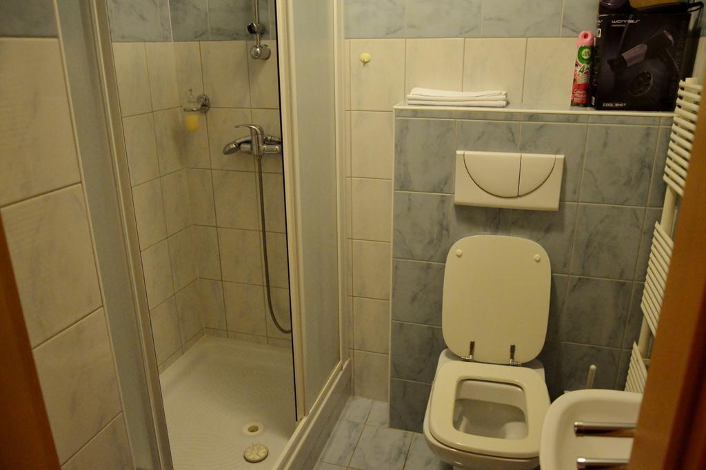 Turisticna Kmetija Cebelji Gradic Apartment Rogašovci Exterior foto