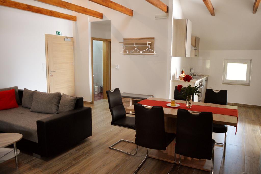 Turisticna Kmetija Cebelji Gradic Apartment Rogašovci Exterior foto
