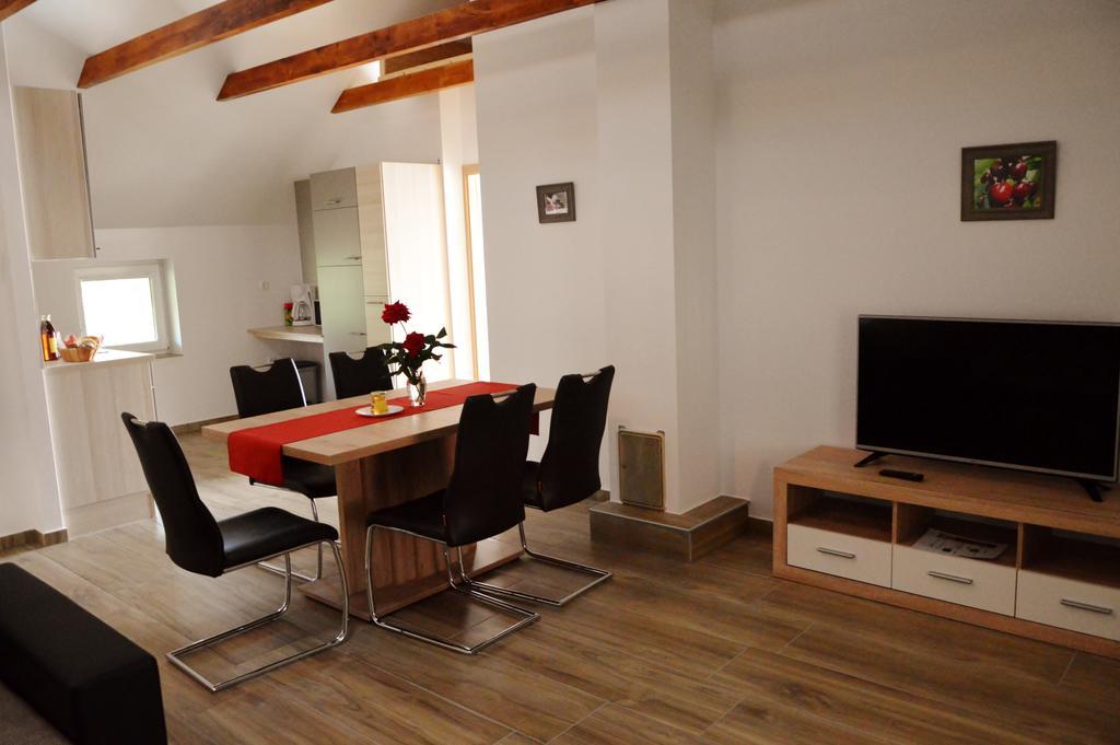 Turisticna Kmetija Cebelji Gradic Apartment Rogašovci Exterior foto