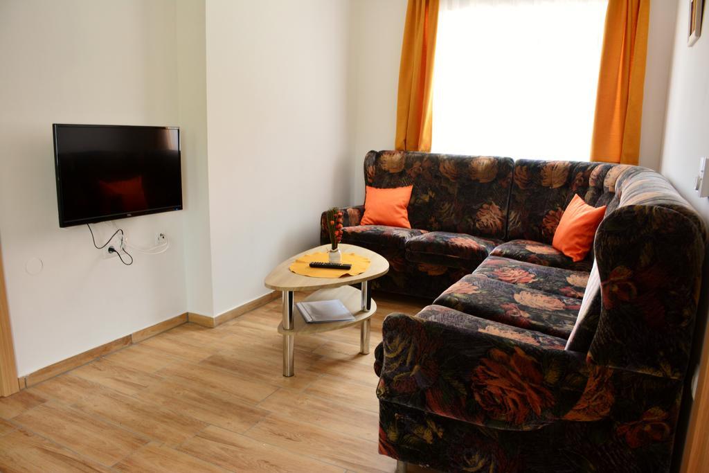 Turisticna Kmetija Cebelji Gradic Apartment Rogašovci Exterior foto